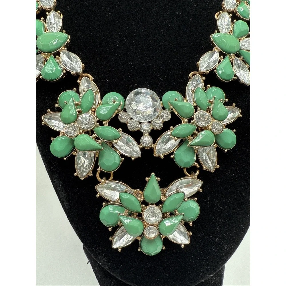 Gorgeous Anna & Ava Gold Tone W/ Green & Clear Rhinestone Necklace  17-20 Inches